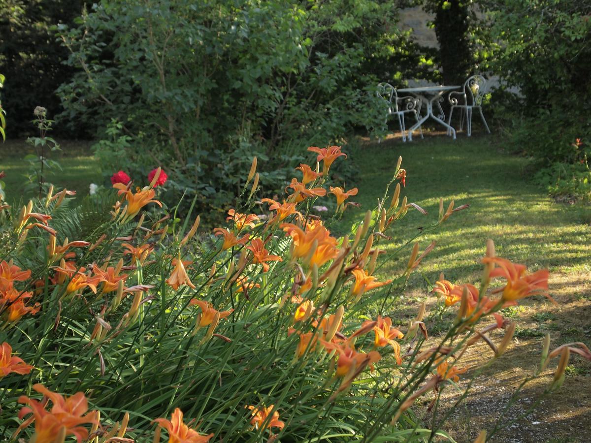 Готель Les Jardins De Lily Сен-Леонар-де-Нобла Екстер'єр фото